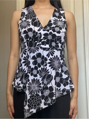 Black & White Floral V Neck Sleeveless Women’s Top